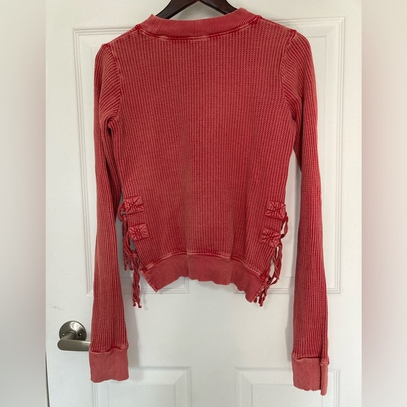 FREE PEOPLE INTERLAKEN RED WAFFLE BOHO LONG SLEEVE TOP - Size Small - Picture 7 of 11